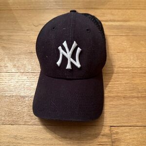 NY Yankees Baseball Cap with White Logo